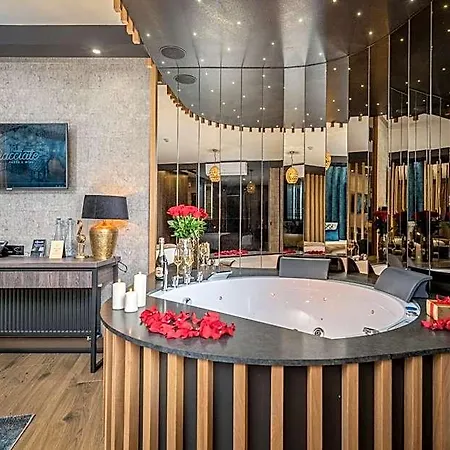 Art Boutique - Center 4*